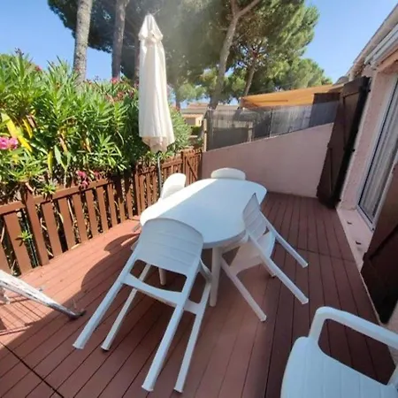 Mitoyenne Climatisee Avec Piscine Et Parking Pour 6 Pers - Fr-1-607-123 فيلة *