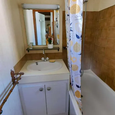 Villa Mitoyenne Climatisee Avec Piscine Et Parking Pour 6 Pers - Fr-1-607-123 *